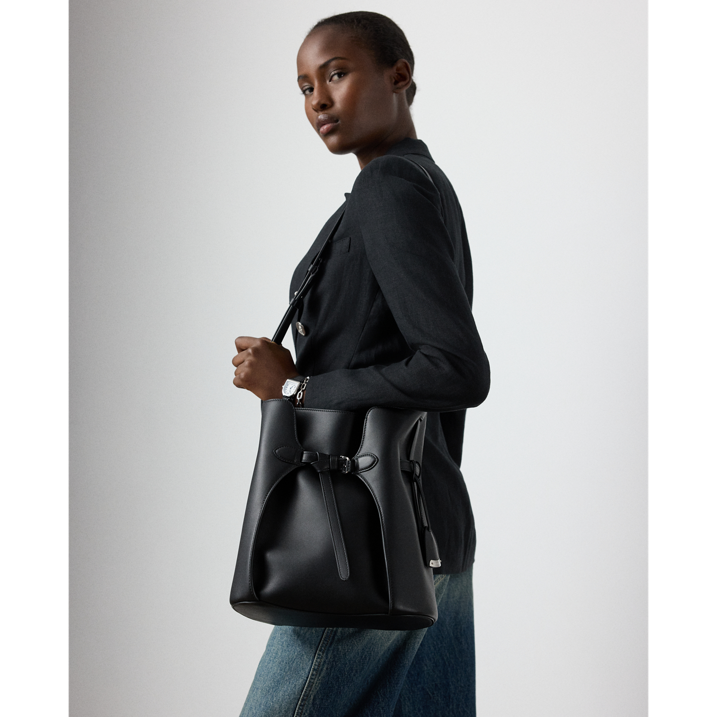 Женская сумка Ralph Lauren The Ralph Calfskin Bucket, цвет: Чёрный — фото 5