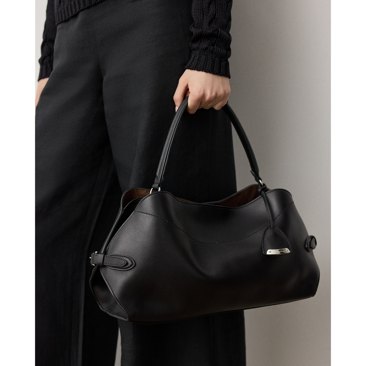 Женская сумка Ralph Lauren The Ralph Calfskin Shoulder, цвет: Чёрный — фото 5