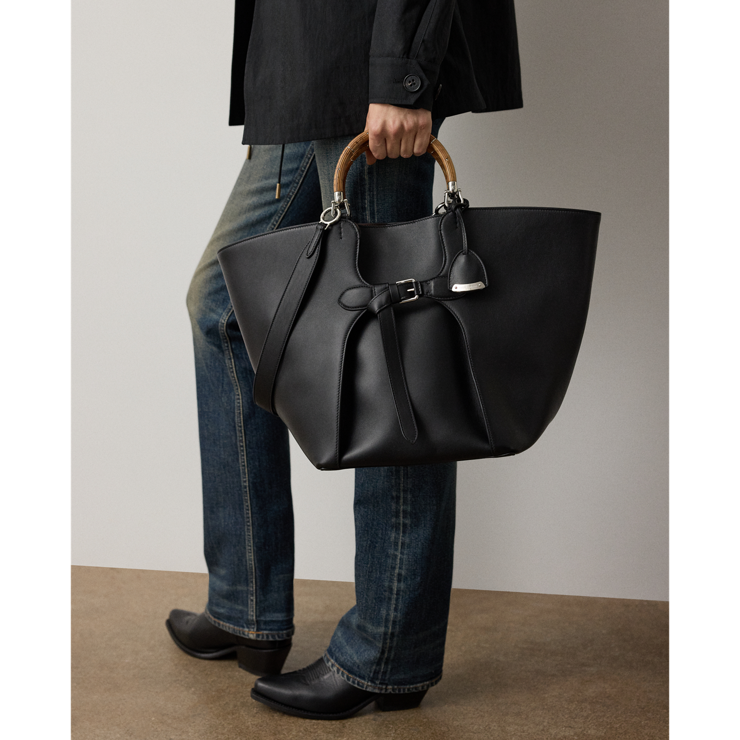 Женская сумка Ralph Lauren The Ralph Calfskin Large Tote, цвет: Чёрный — фото 5