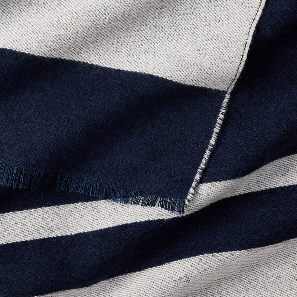 Large &eacute;charpe bicolore avec &eacute;cusson en jacquard Lauren en Marine/Cr&egrave;me 3