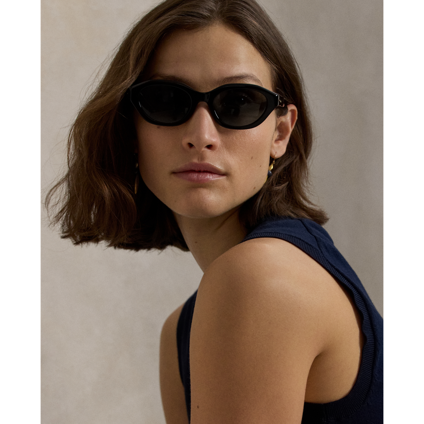 Женские солнцезащитные очки Ralph Lauren Polo Rectangle Cat-Eye Sunglasses, цвет: Блестящий чёрный — фото 3