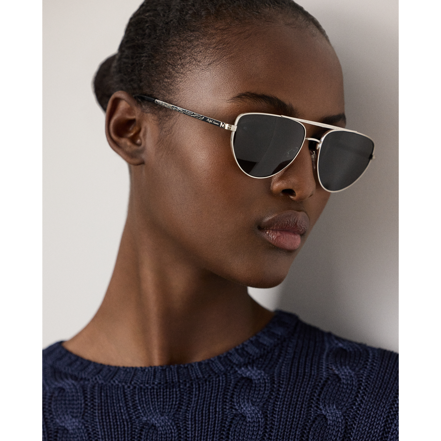 Женские солнцезащитные очки Ralph Lauren Western Pilot Sunglasses, цвет: Блестящий серебряный — фото 3