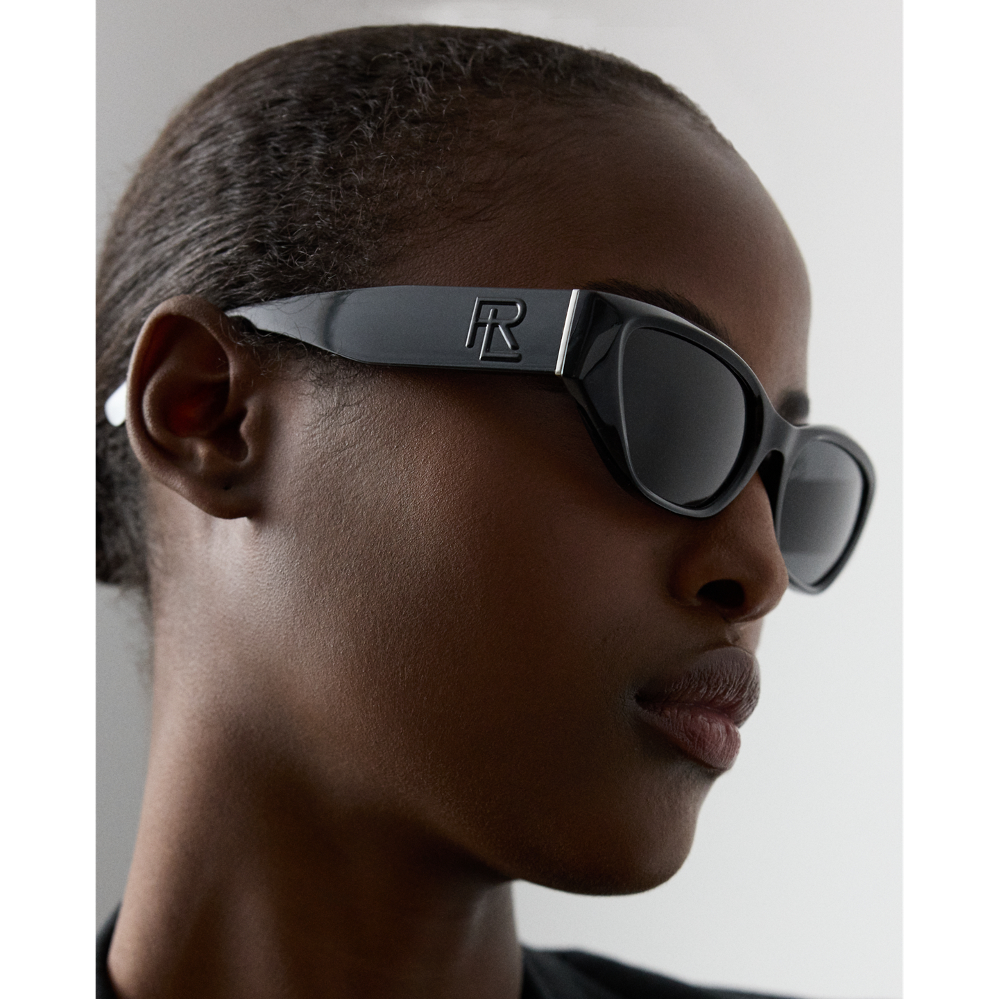 Женские солнцезащитные очки Ralph Lauren RL Square Sunglasses, цвет: Чёрный — фото 4