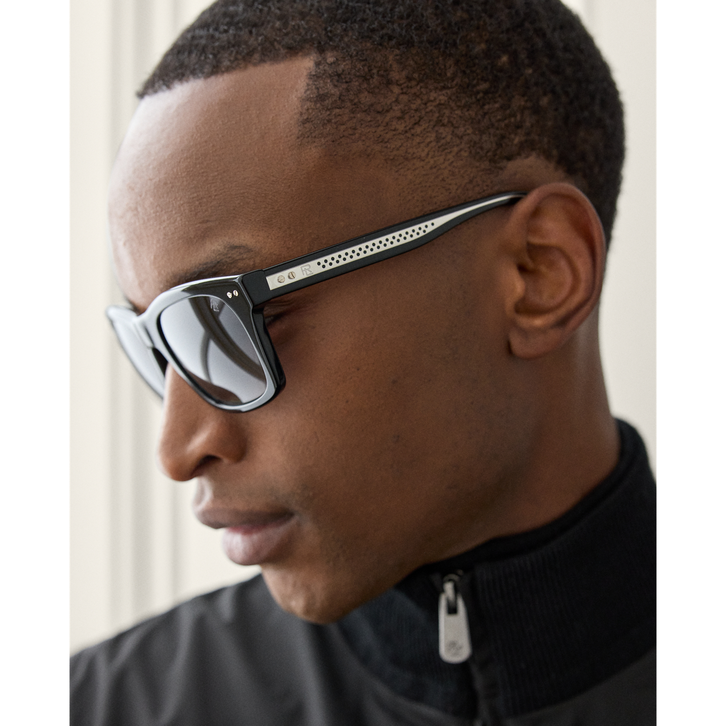 Женские солнцезащитные очки Ralph Lauren Automotive Square Sunglasses, цвет: Блестящий чёрный — фото 6