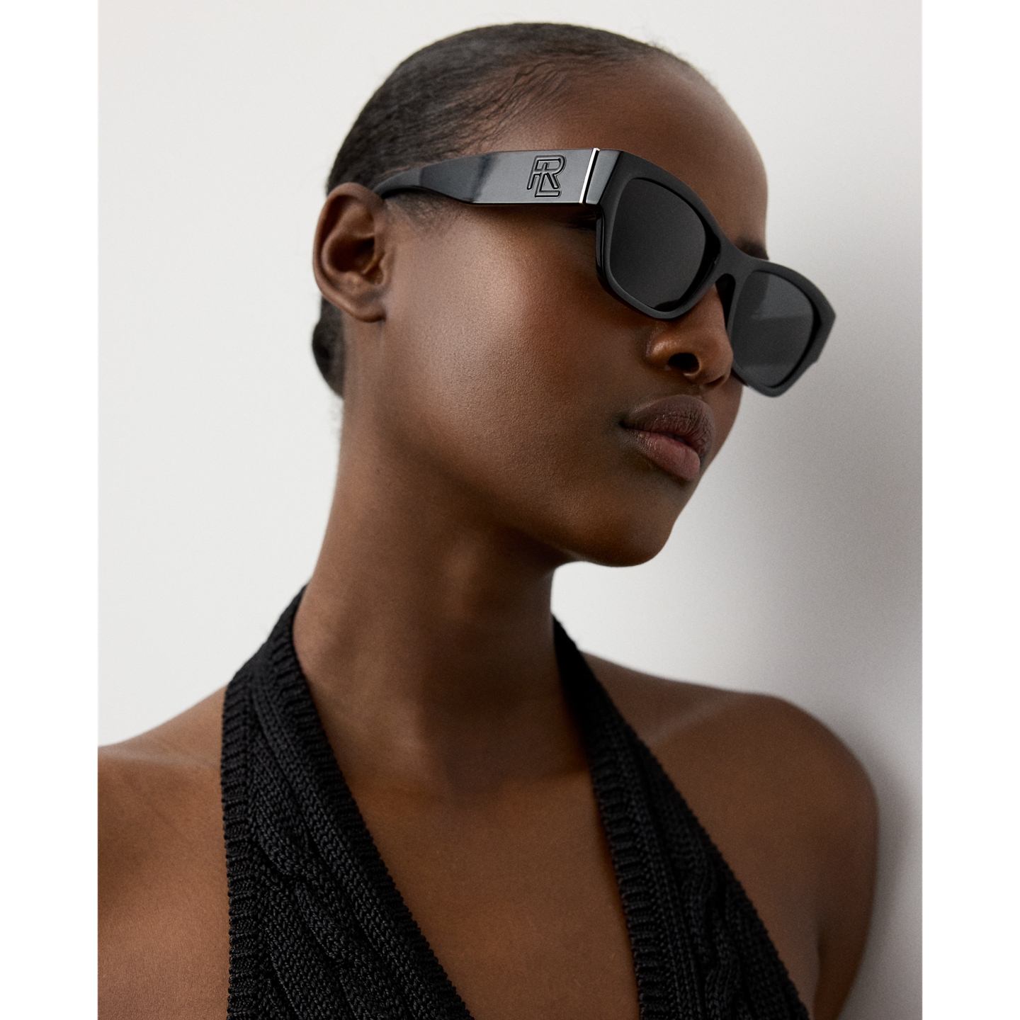Женские солнцезащитные очки Ralph Lauren RL Pillow Sunglasses, цвет: Чёрный — фото 3