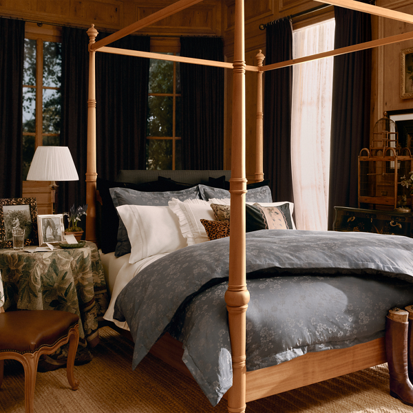 Saddlebrook Bed