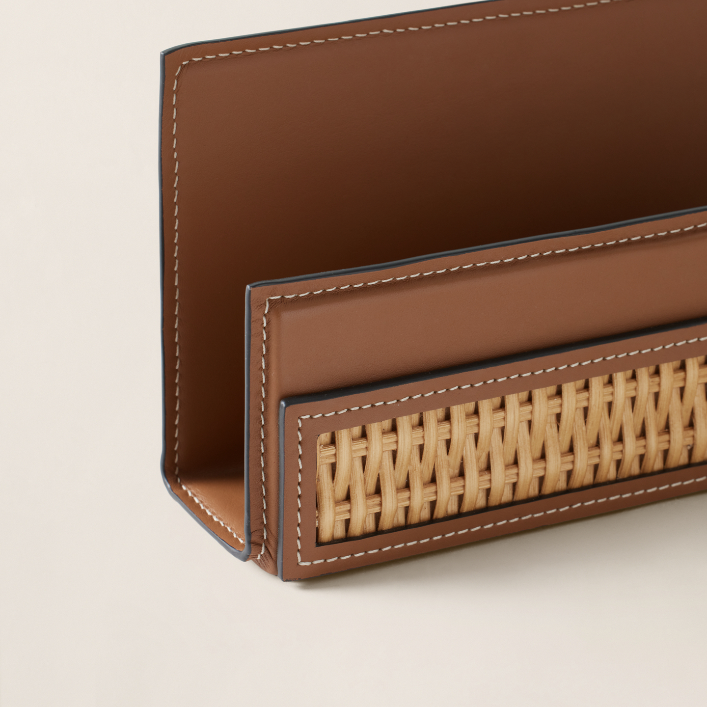 Ralph Lauren Bailey Letter Rack, цвет: Седельно-коричневый — фото 1