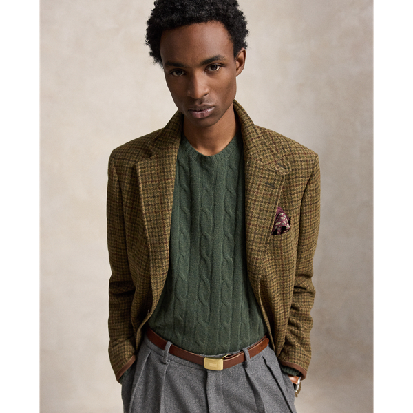 The Iconic Cable-Knit Cashmere Jumper