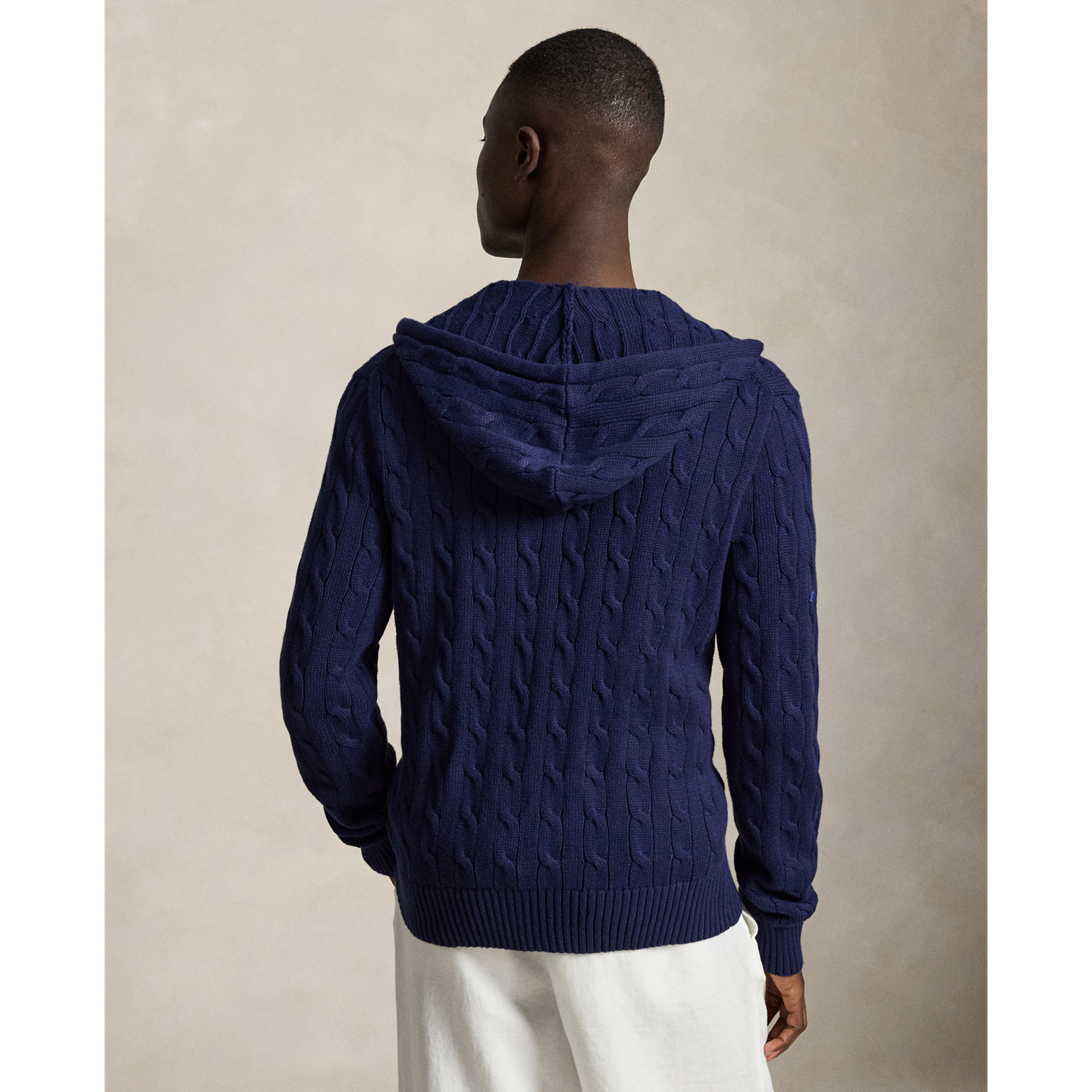 Мужской хлопковый свитер Ralph Lauren вязки косами с капюшоном, цвет: Яркий тёмно-синий — фото 2