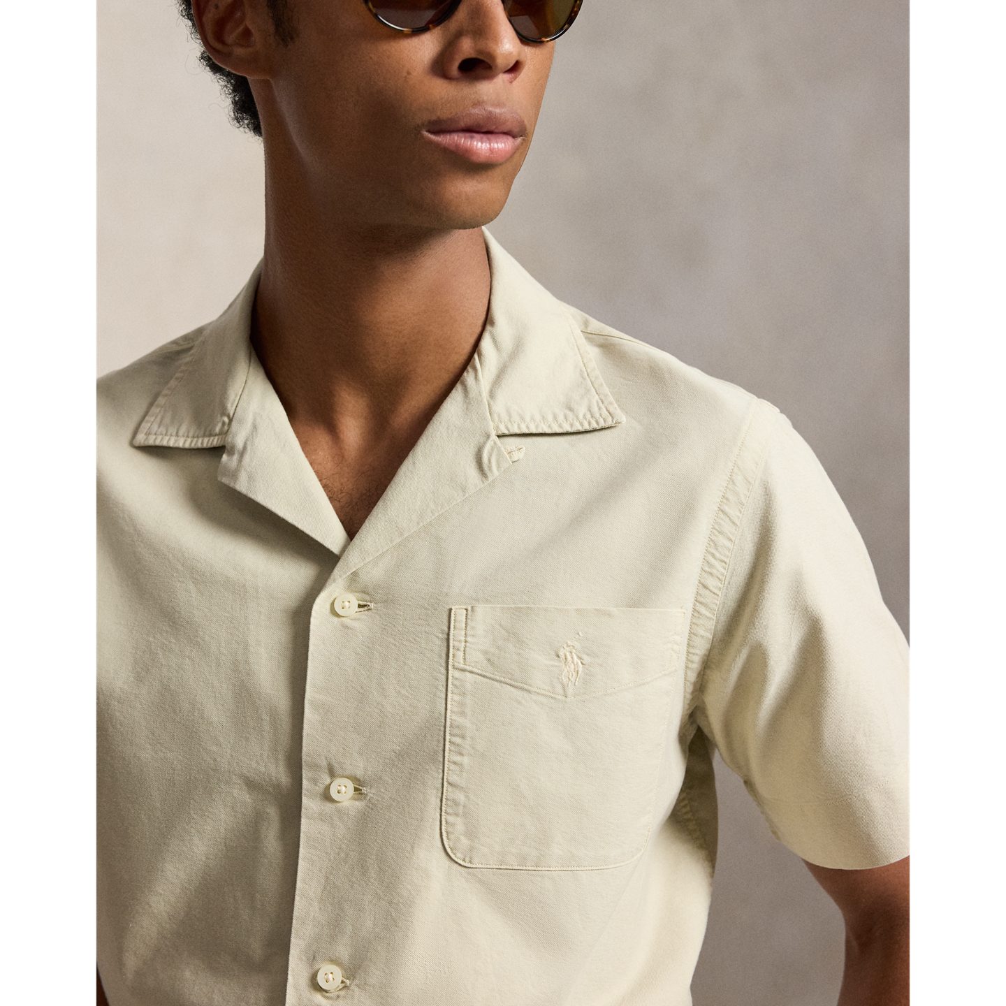 Мужская рубашка Ralph Lauren Classic Fit Garment-Dyed Oxford Shirt, цвет: Серо-бежевый — фото 3