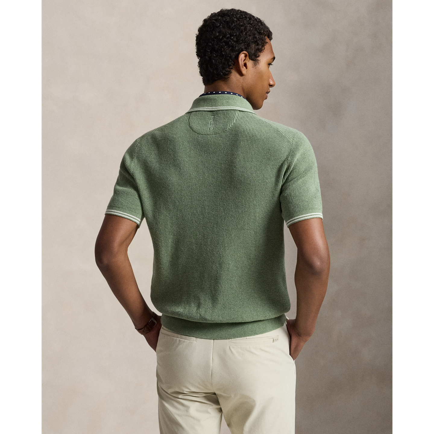 Мужской хлопковый свитер-поло Ralph Lauren из вафельного трикотажа, цвет: Зелёный меланжевый / Галечный — фото 2