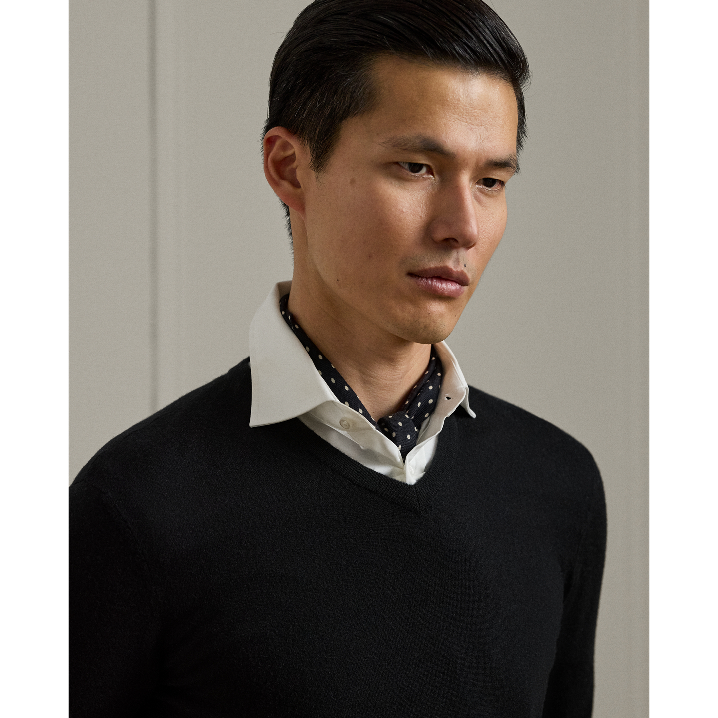 Мужской свитер Ralph Lauren Cashmere V-Neck, цвет: Чёрный — фото 3