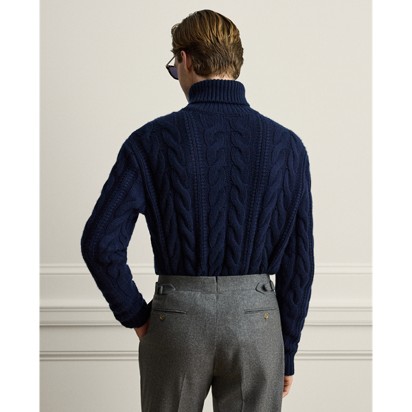 Rollkragenpullover mit Zopfmuster