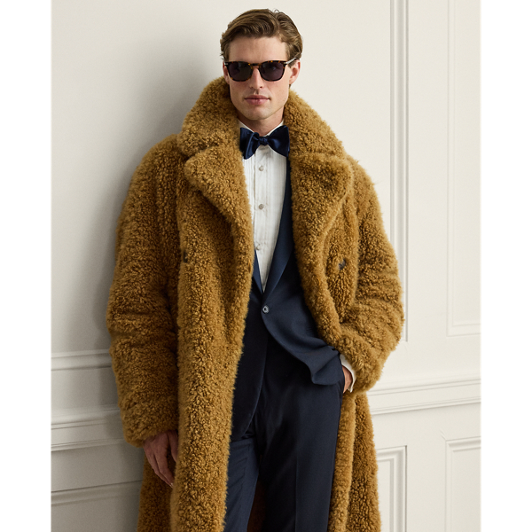 Manteau douillet en peau lain&eacute;e
