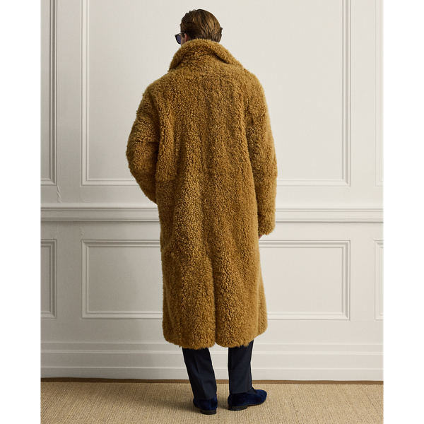 Manteau douillet en peau lain&eacute;e