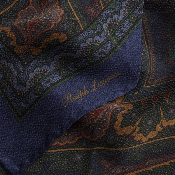 Foulard en soie &agrave; motif cachemire