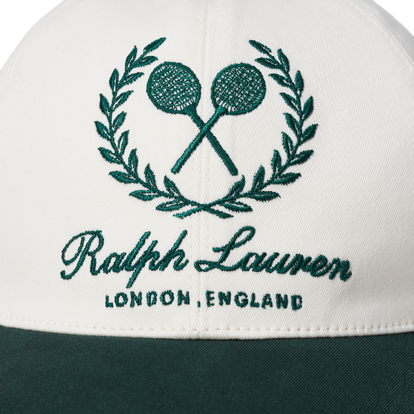 Casquette en sergé brodée d'un écusson