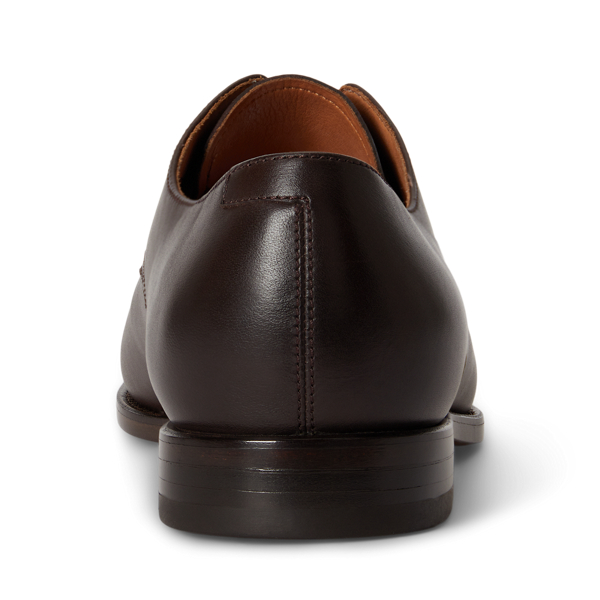 Sapatos estilo brogue Owen em pele