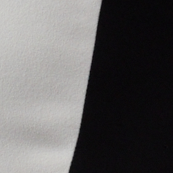 Noir/Blanc cass&eacute;